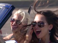 Two hot teens stop somewhere in desert to eat pussy